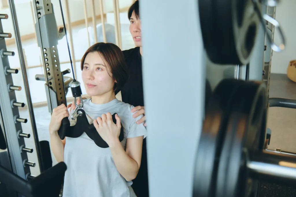 女性のトレーニング風景